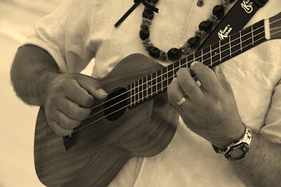 4-String Guitar