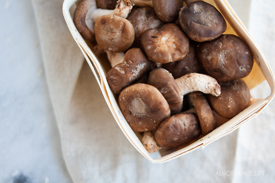 Cogumelos Shitake à Bulhão Pato - Receita - SAPO Lifestyle