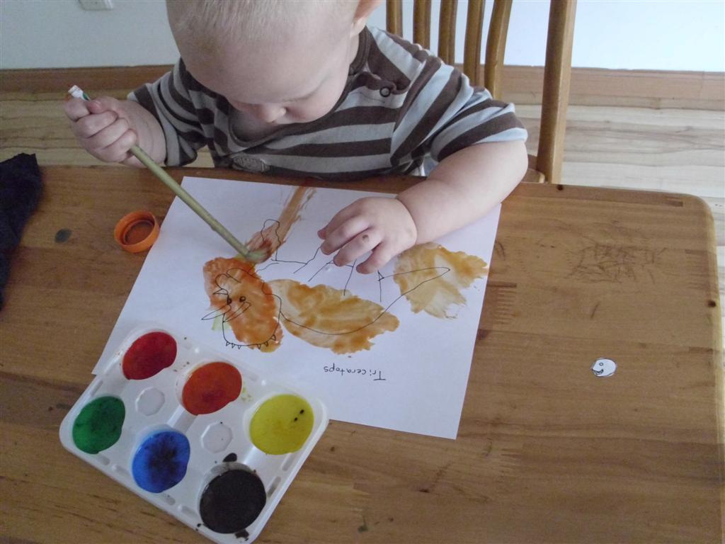 The Do-It-Yourself Mom: Dinosaur Themed Preschool Craft Idea