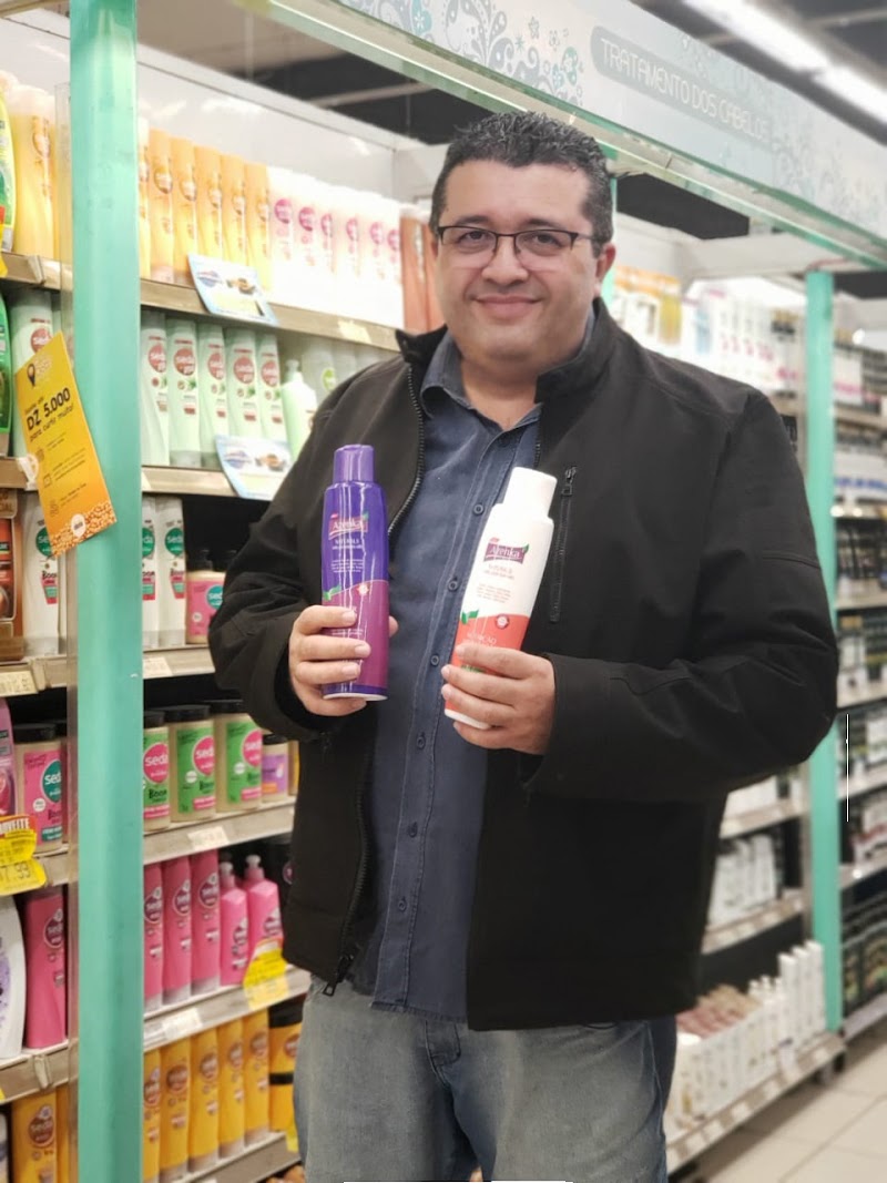 Varejo: Cosméticos por revenda chegam às farmácias e mercados Varejo: Cosméticos por revenda chegam às farmácias e mercados