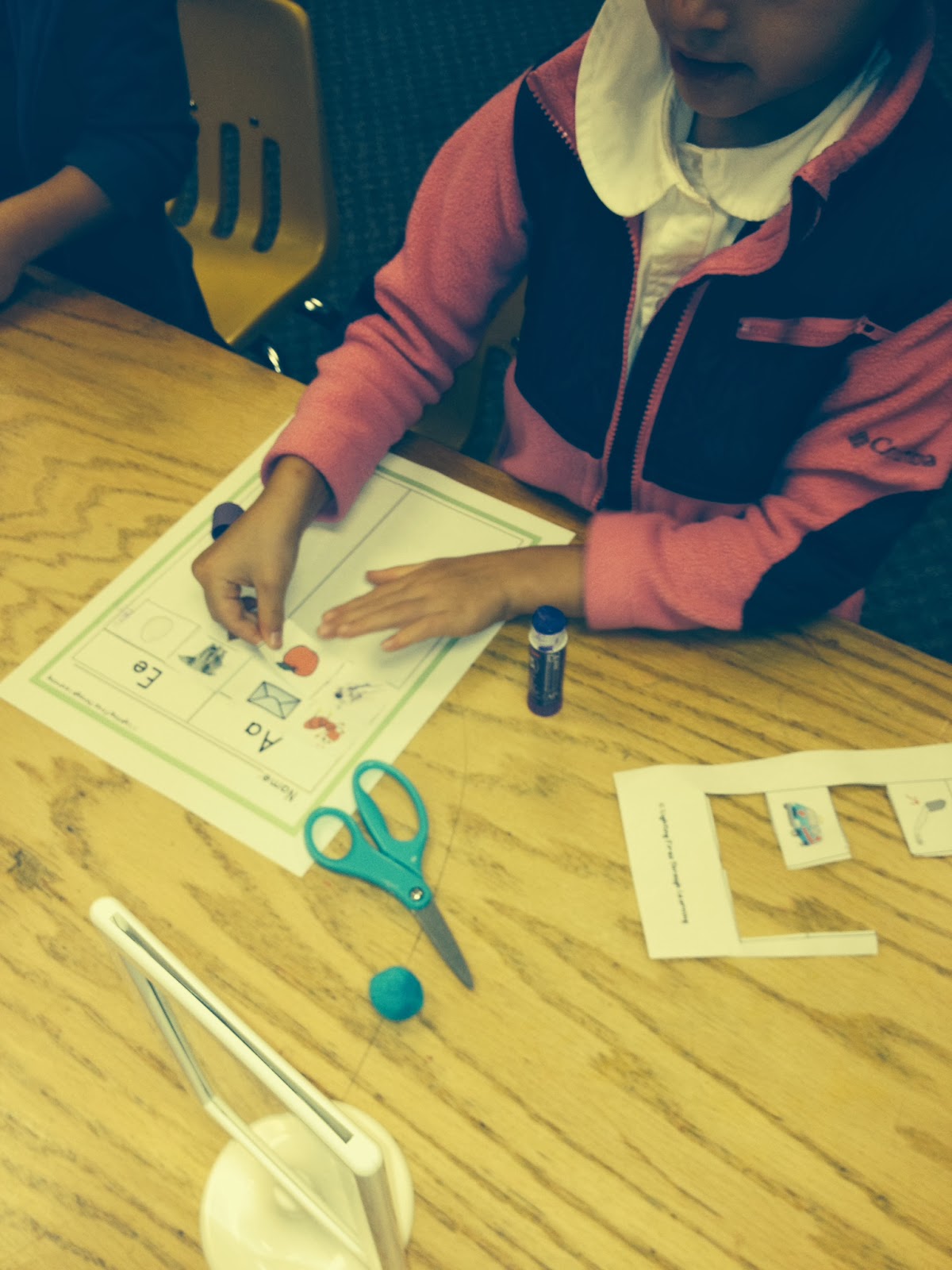 Lighting Fires of Learning: Short Vowel Cut and Paste Activity....Success!