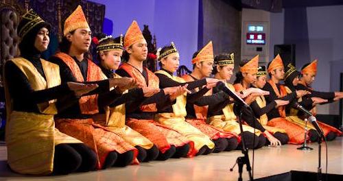 Kebudayaan dan Kesenian Indonesia KEINDAHAN TARI SAMAN DI 