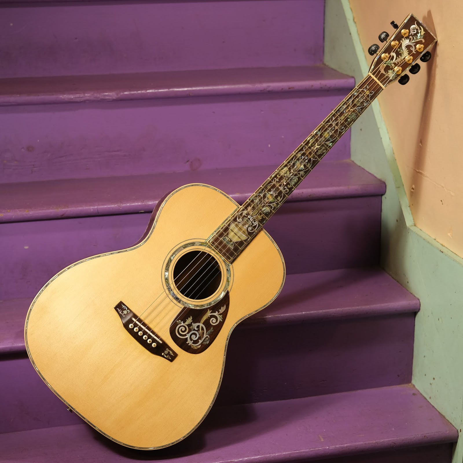 2008 Antonio Tsai (Vietnammade) 000Size SuperInlaid Guitar