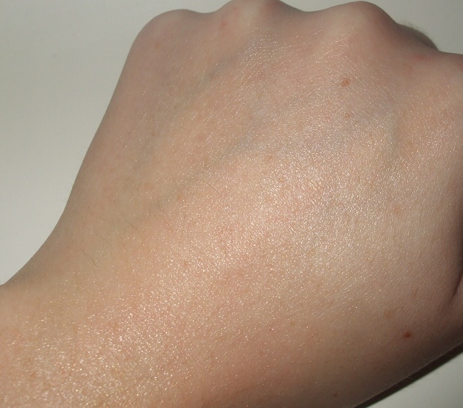 Dragon Mommy Lush lip scrub tip & Vitamin E Shimmer Body Lotion