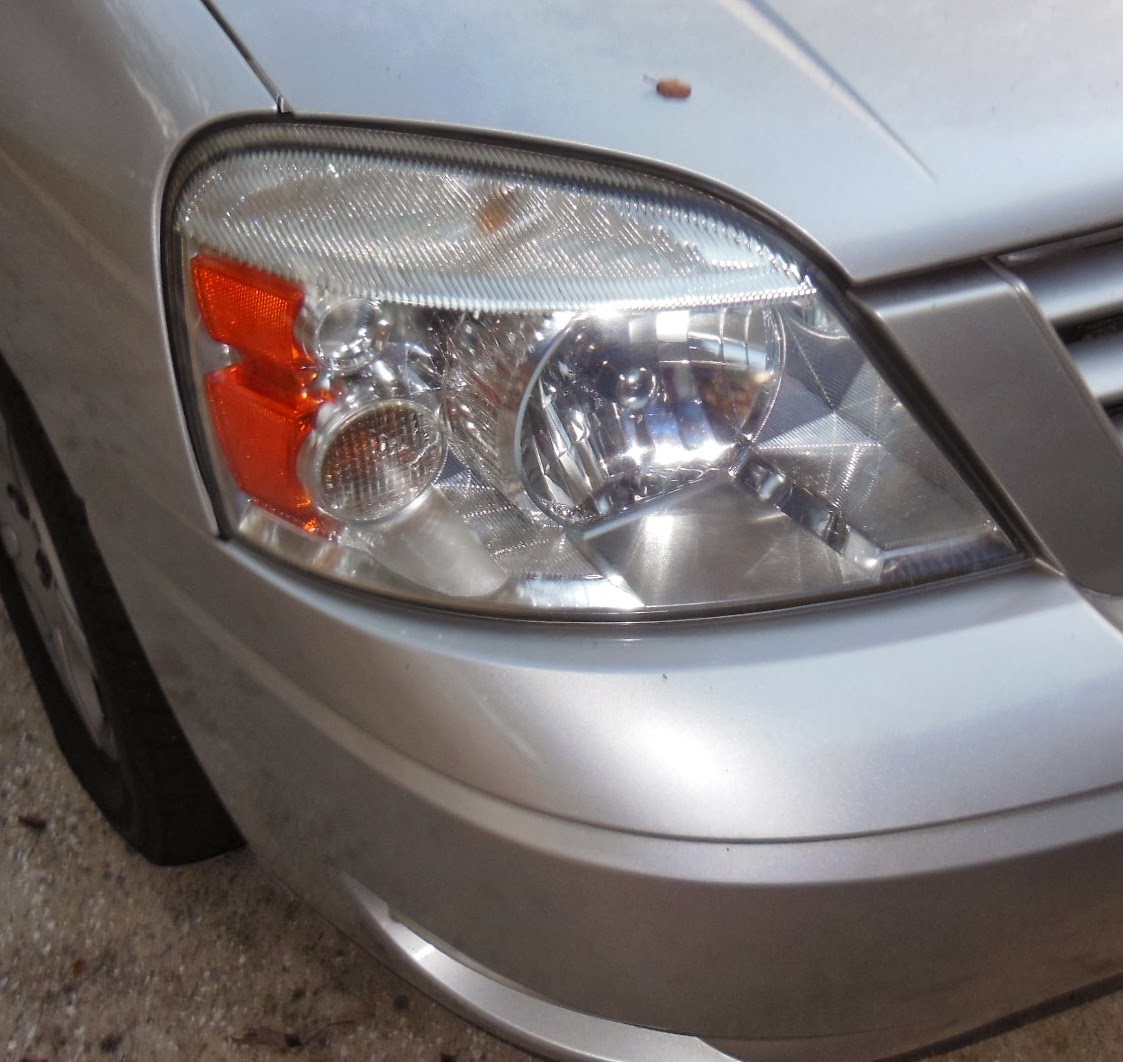Living Prepared Headlight Plastic Lens Buffing