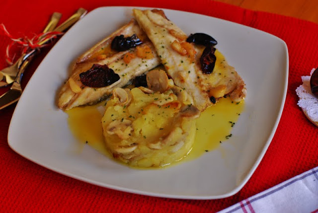  Lubina del Mediterráneo con ñoras 