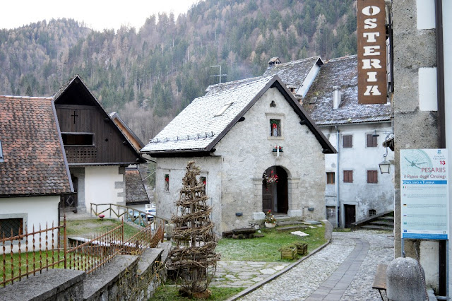 pesariis paese degli orologi friuli