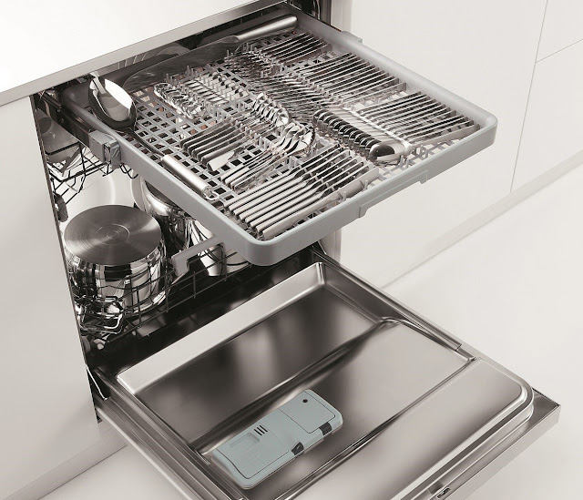 Image result for Hotpoint HIO3T223WGFE