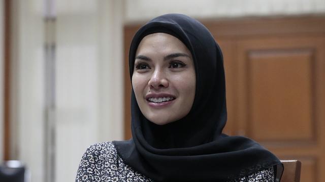 Selalu Dihujat Netter Perihal Keputusannya Untuk Hijrah, Ini yang Dikatakan Nikita Mirzani Selalu Dihujat Netter Perihal Keputusannya Untuk Hijrah, Ini yang Dikatakan Nikita Mirzani