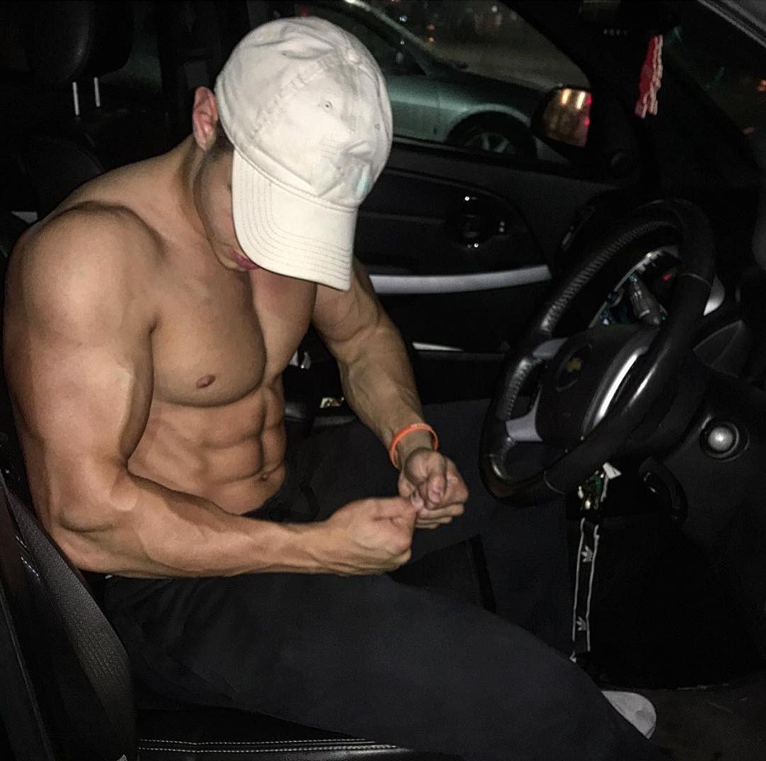 hot-barechest-car-driver-swole-biceps-sixpack-abs-young-fit-hunk