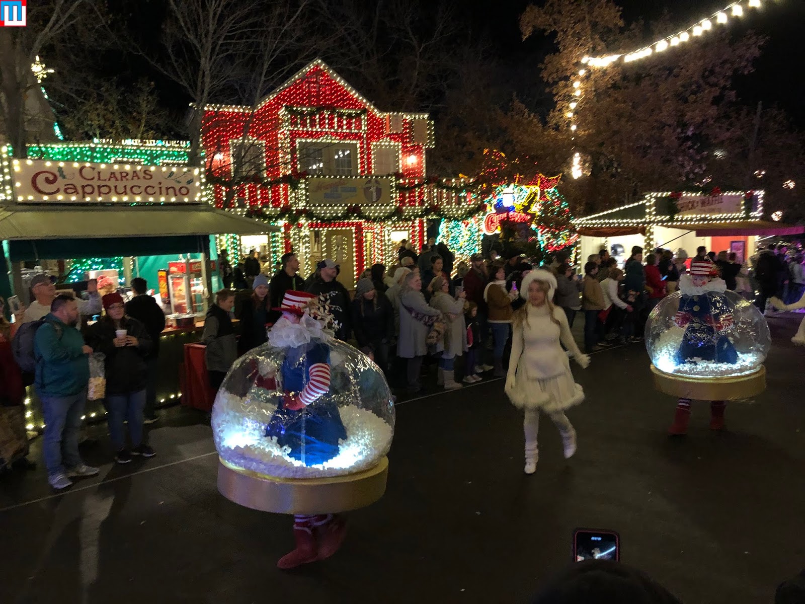 MidwestInfoGuide: An Old Time Christmas - Parade (SDC)