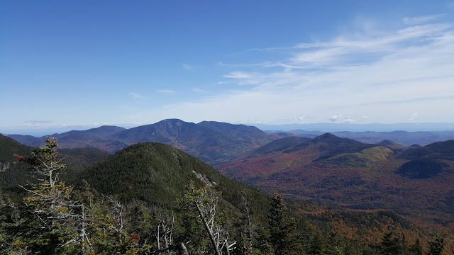 Vue à partir du sommet du mont Upper Wolfjaw