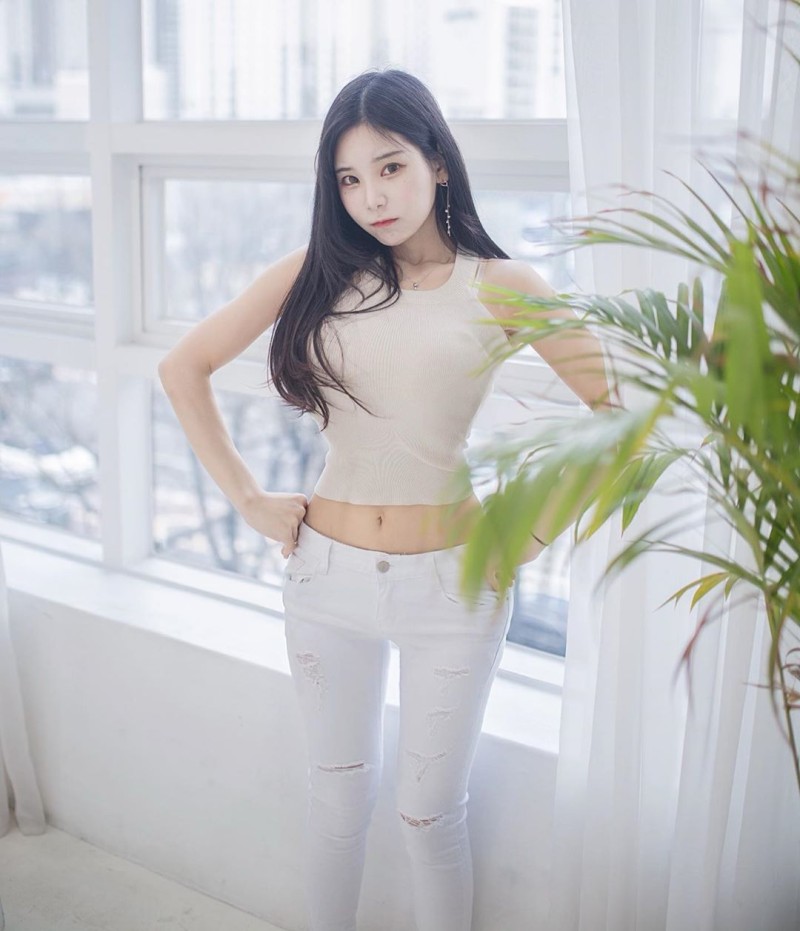 몸매 지리는 피팅모델 쮸리 - 디쁠