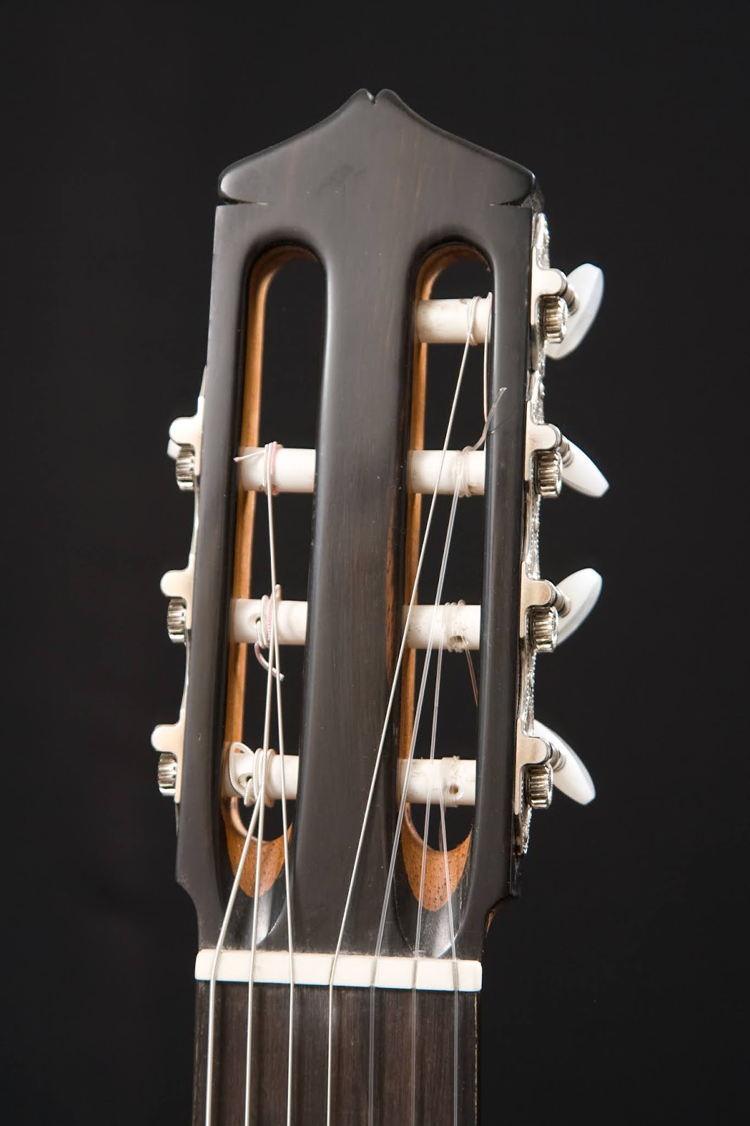 Guitarras custom construídas por Rodolfo Cucculelli, Luthier: Flamenco  Blanca guitar, scale 650 mm. ~ Abete Rosso and