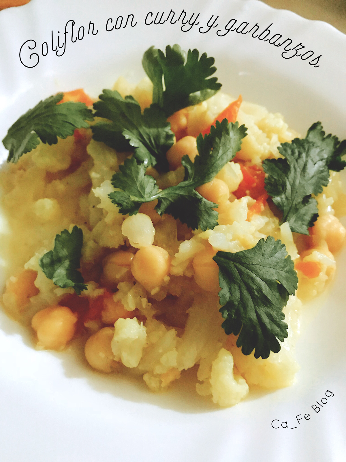 RECETA VEGETARIANA COLIFLOR CON CURRY Y GARBANZOS