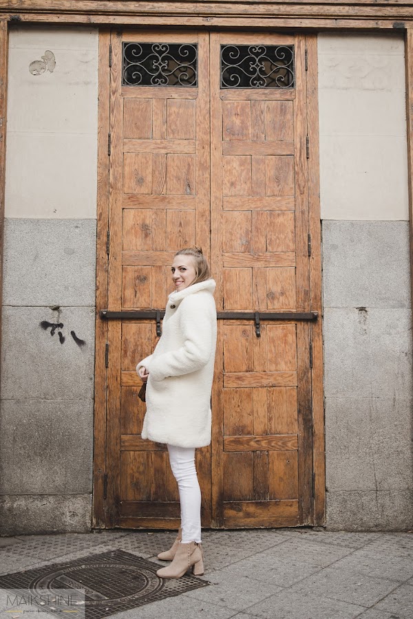 Outfit abrigo peluche blanco