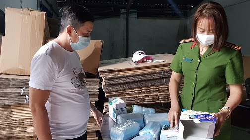 Gần 900.000 khẩu trang y tế không rõ nguồn gốc ở TP.HCM