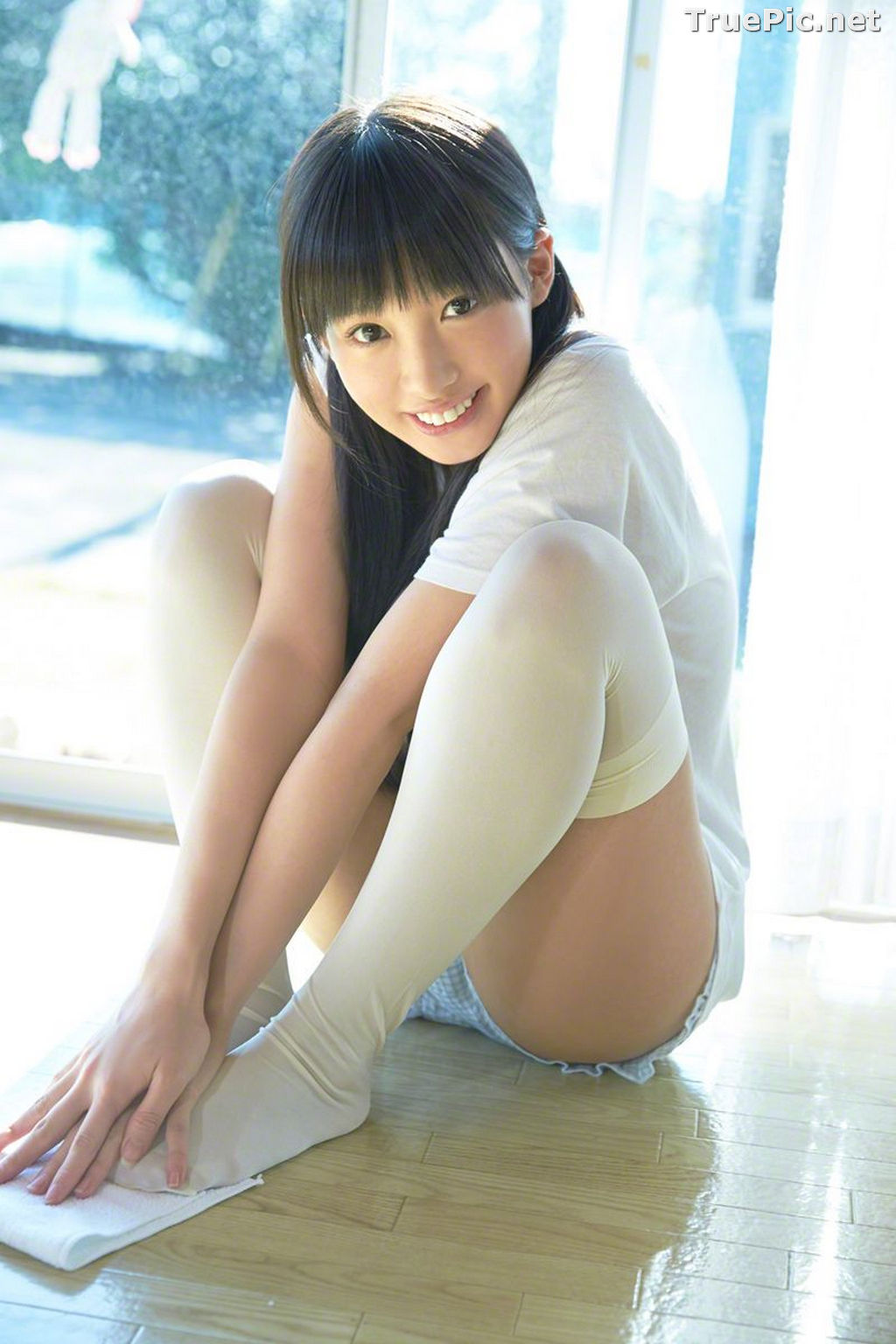 Image Wanibooks No.133 - Japanese Model and Singer - Hikari Shiina - TruePic.net - Picture-124