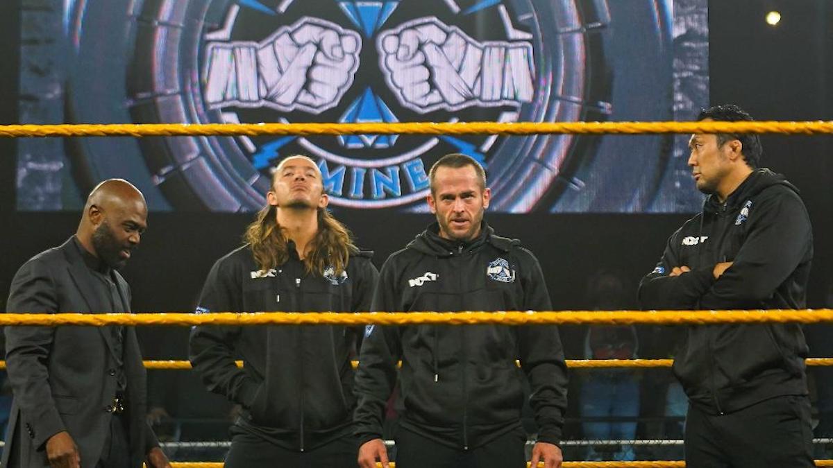 Adam Cole diz que ver Roderick Strong liderando um grupo é assustador