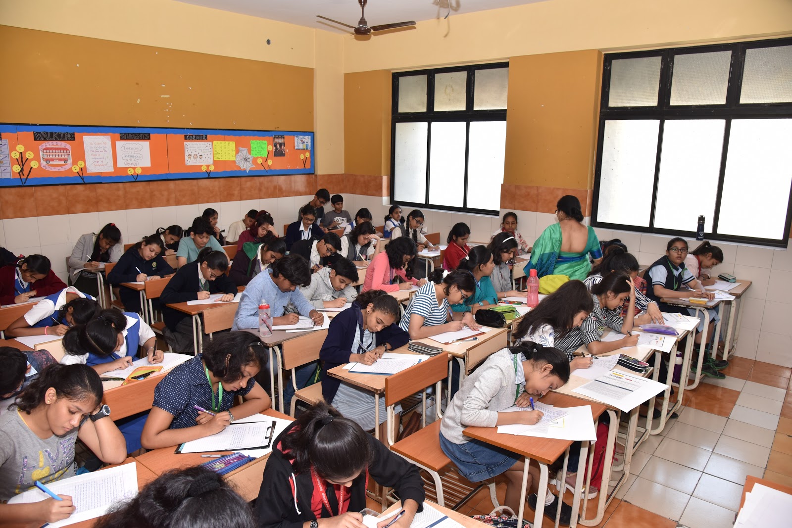 SPIRIT OF MUMBAI Students from 70 schools in Mumbai participate in