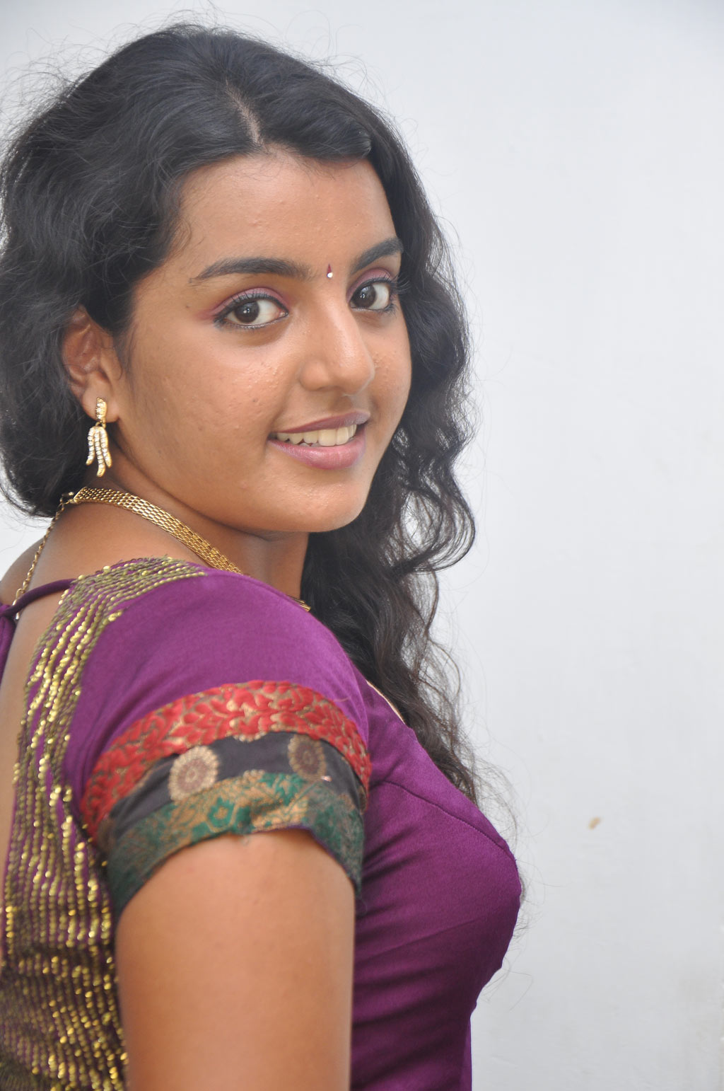 Latest Actress And Actor Pictures Divya Nagesh Sexy And Latest Hot