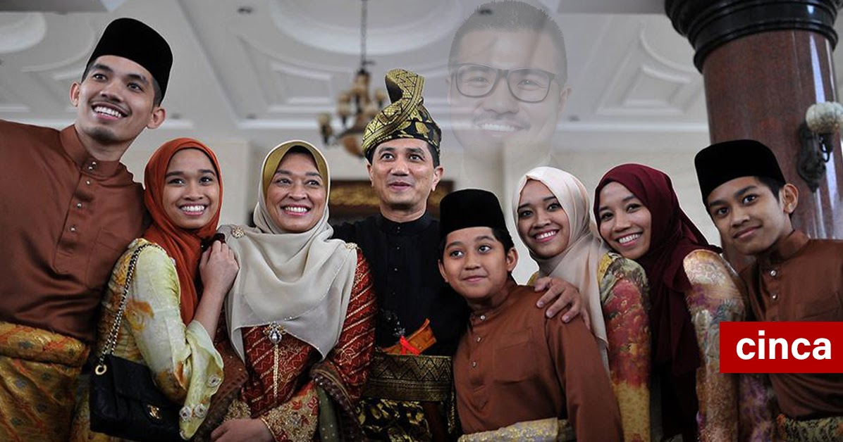 Farah Shazliyana Mohamed Azmin / ApE CeLoP..... - Anak sulung kepada