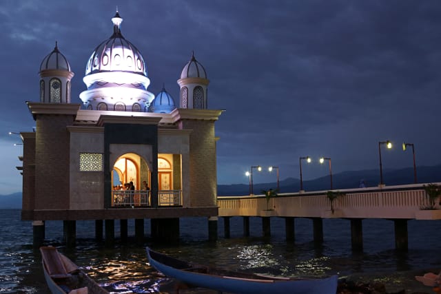 Masjid Arkam Babu Rahman, Masjid Terapung di Pantai Teluk Palu .vivatra news2