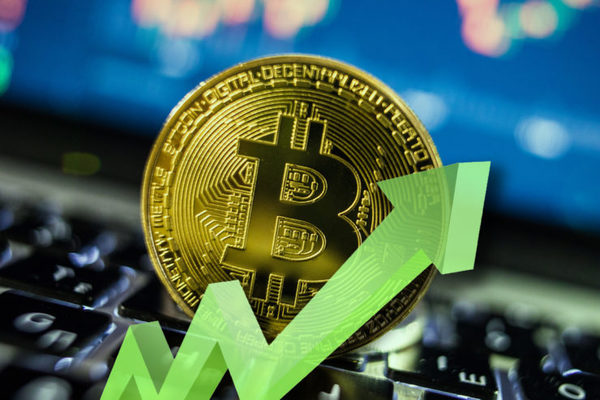 من جديد.. البيتكوين يحقق رقما قياسيا جديدا و يتجاوز قيمة 63.000 دولار! من جديد.. البيتكوين يحقق رقما قياسيا جديدا و يتجاوز قيمة 63.000 دولار!