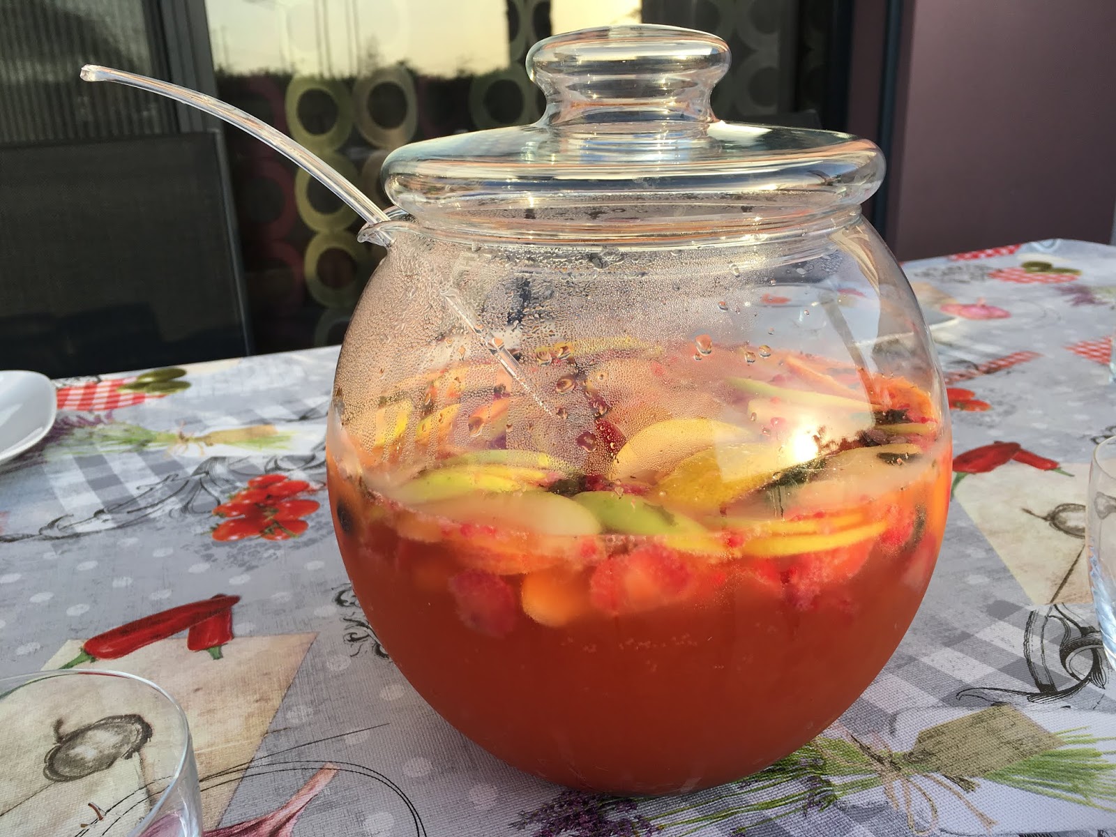 Su Delícia Sangria de espumante e frutos vermelhos