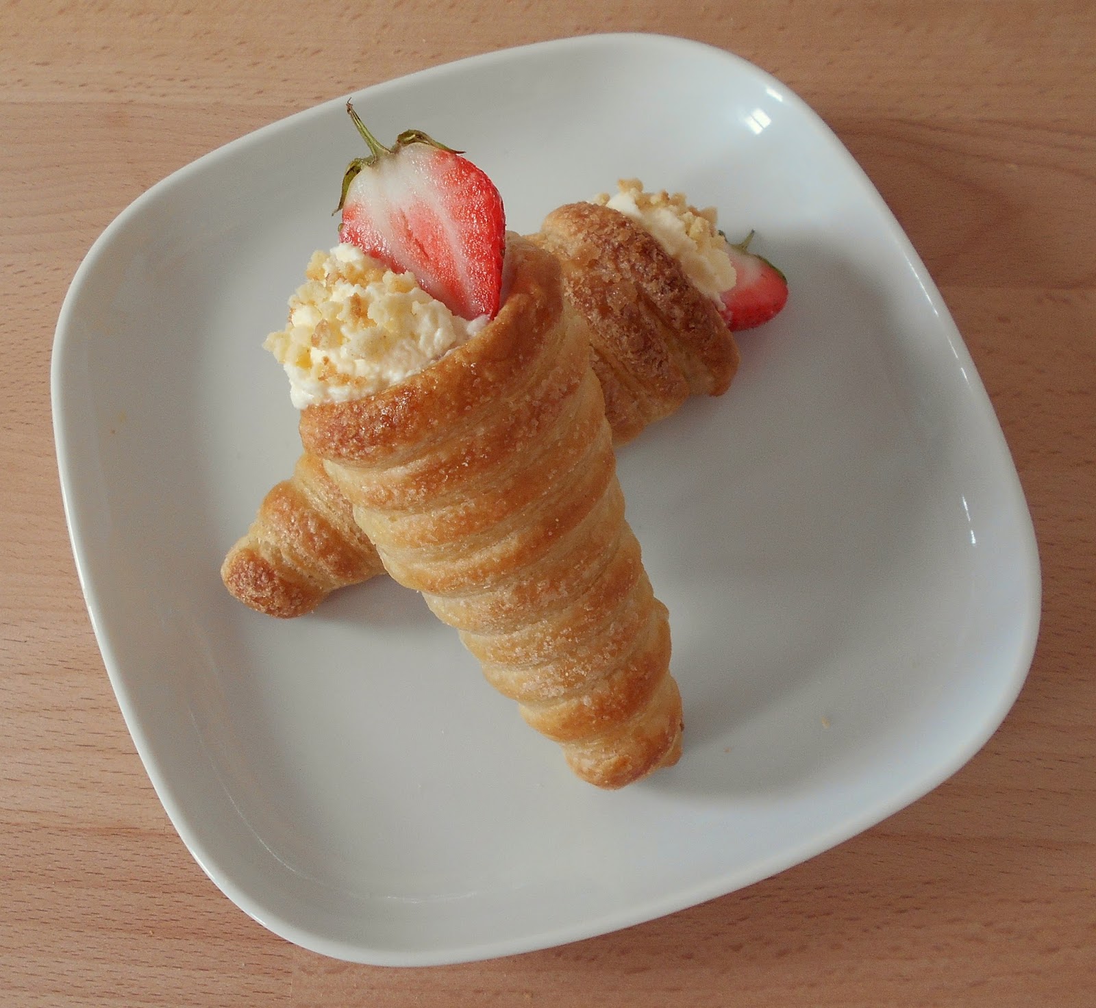 Strawberry Shortcake Cream Horns