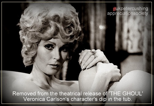 Veronica Carlson  nackt