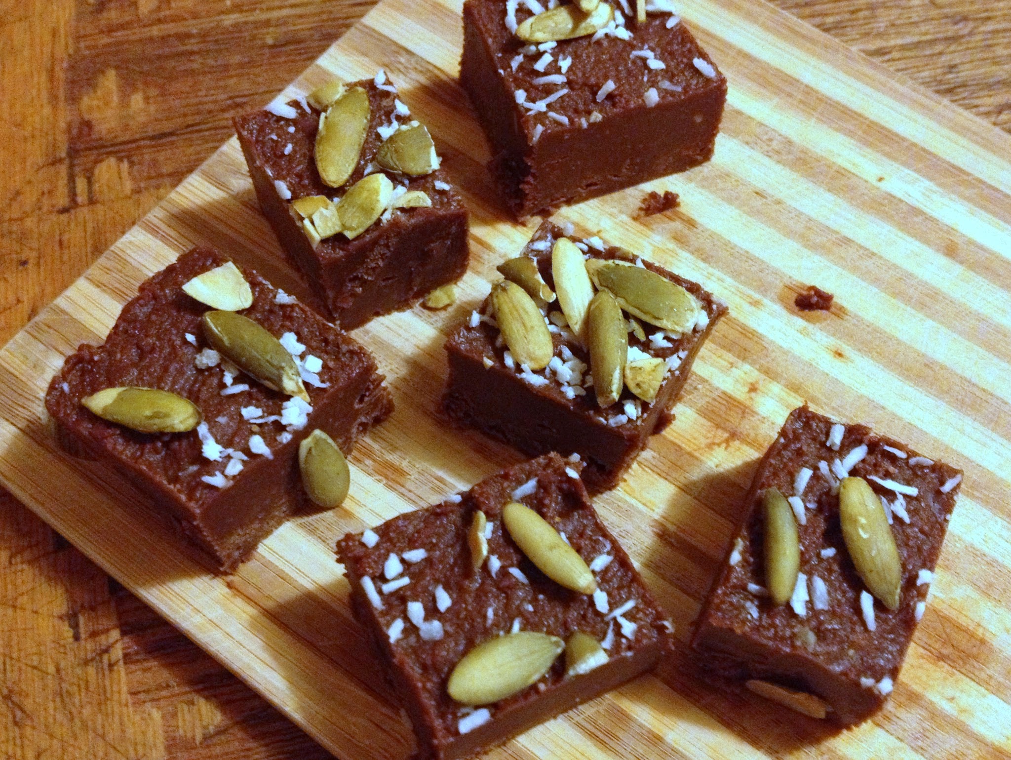 Keep the Peas ALMOND AND CASHEW BUTTER CHOCOLATE FUDGE