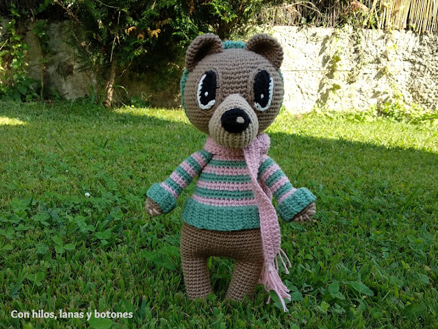 Con hilos, lanas y botones: Osito Kuma amigurumi (patrón Cucapuntoes)