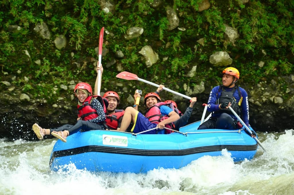 Enjoy Rafting di The Pikas Artventure Resort - Sovi Nur ...