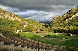 The natural amphitheatre of the Grancia forest park