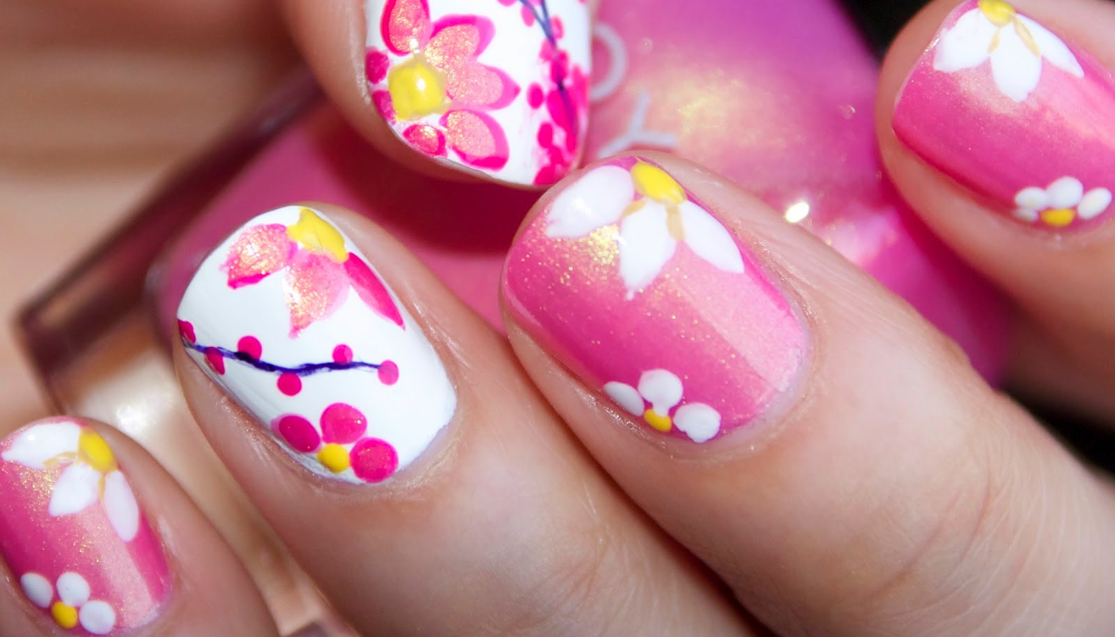4. Blue and White Flower Nail Art - wide 6