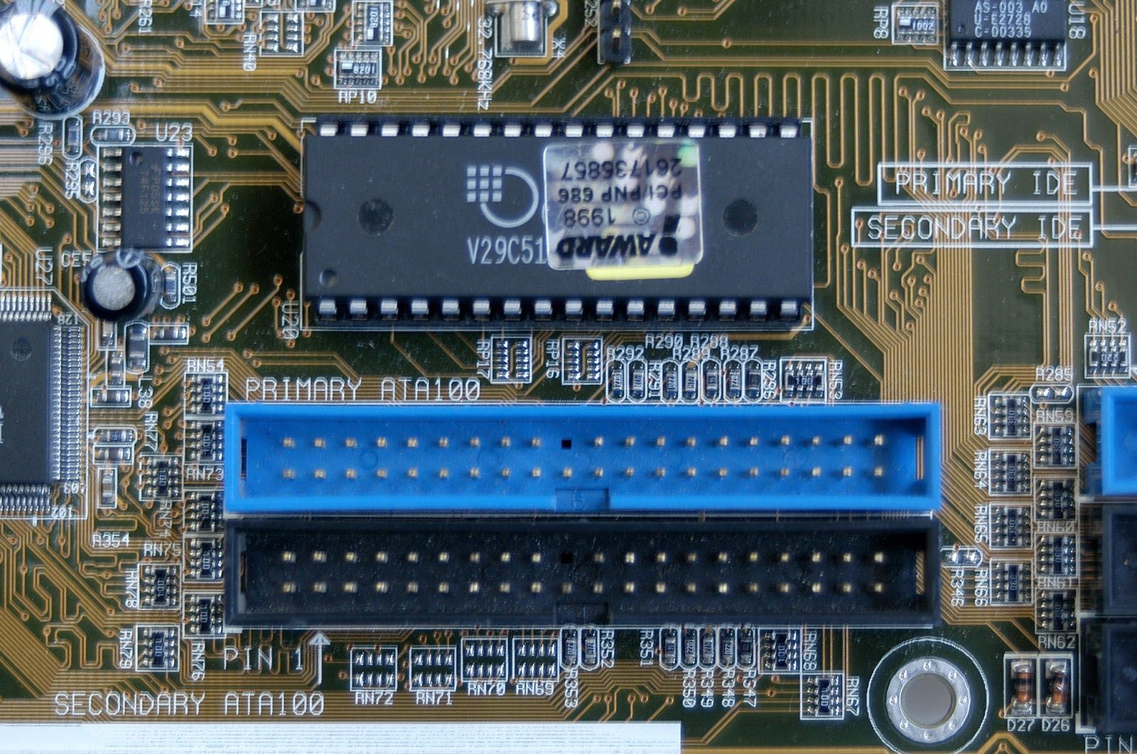 TALLER DE HARDWARE: Conectores IDE