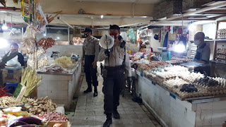 Personel Aman Nusa II Polres Pelabuhan Makassar Rutin Edukasi Protokol Kesehatan