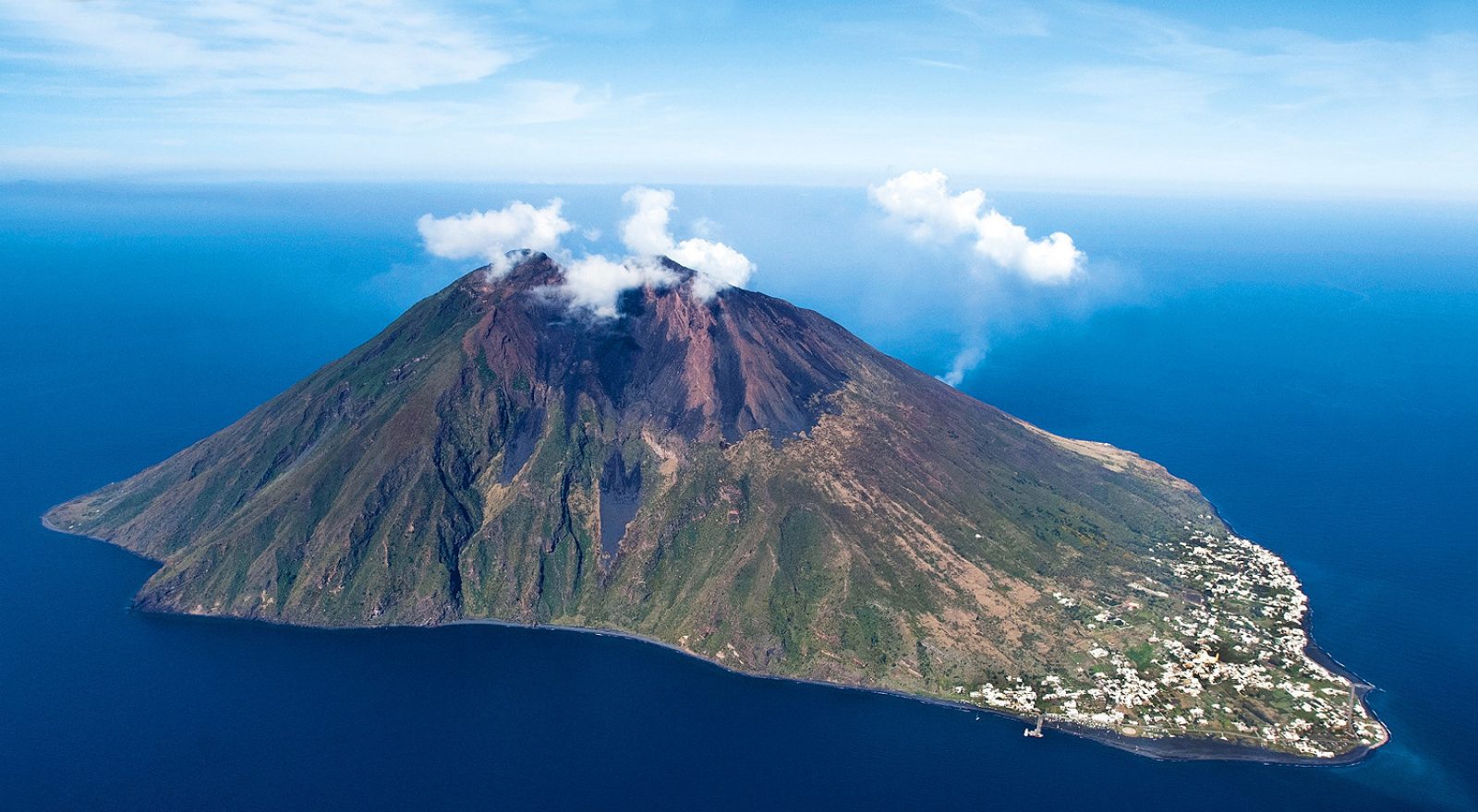 THE GRANDMA'S LOGBOOK STROMBOLI, THE LIGHTHOUSE OF THE MEDITERRANEAN