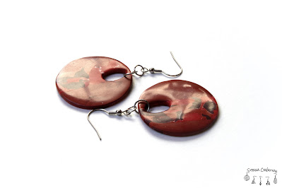 Boucles oreilles pâte polymère marbre rouge Sculpey Pardo Stenna Création