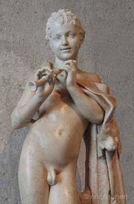 Sculptures, Voyage à Rome, jeune satyre nu, peau de panthère, satyre, faune, panthère, flûte, sculpture antique,