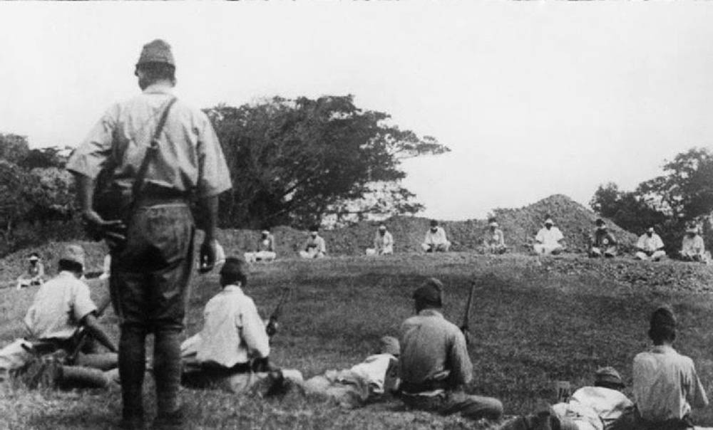 Japanese soldiers shooting blindfolded Sikh prisoners, 1942