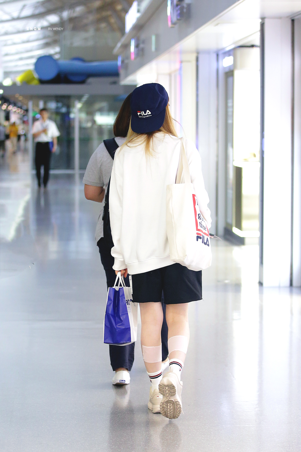 레드벨벳 웬디 사복에서의 찰떡 같은 모자 스타일링 모음.jpg | 인스티즈