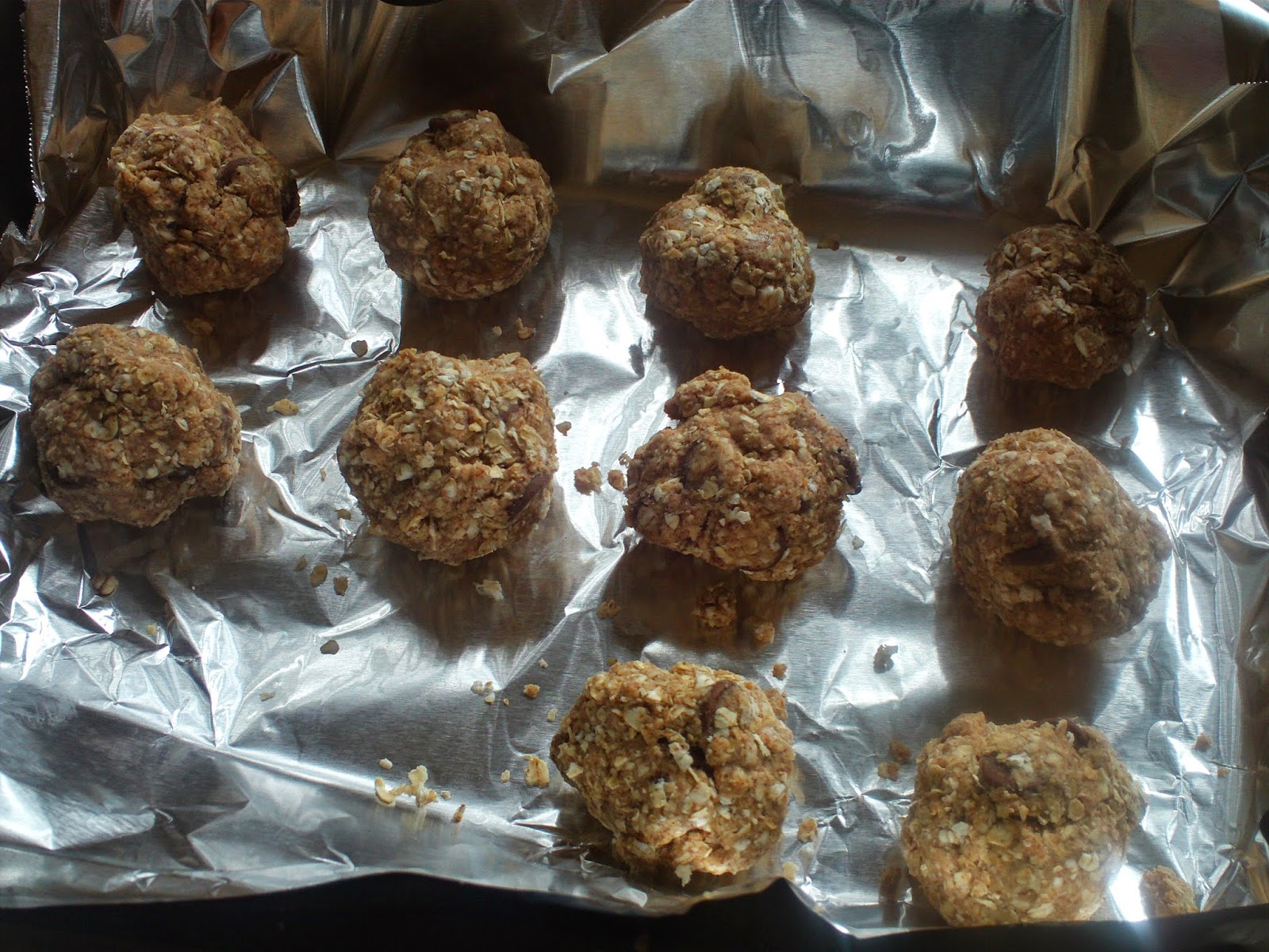 Almond Butter Oatmeal Balls
