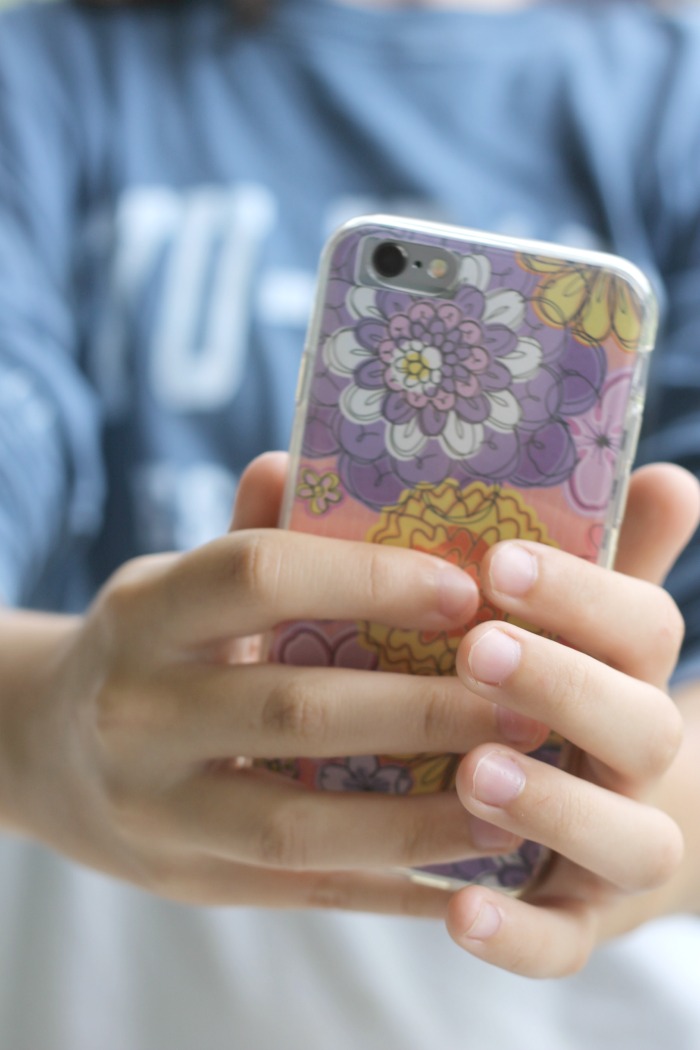 Ginger Snap Crafts Personalized Phone Case with Cricut JOY {tutorial}