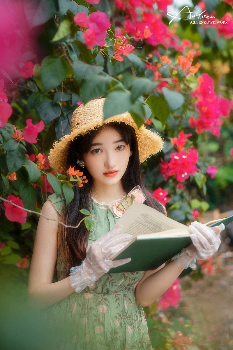 Image-Chinese-Cute-Girl-Young-Girl-under-flower-frame-TruePic.net