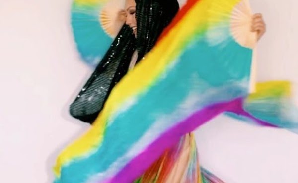 Thalía comparte video en apoyo a la comunidad gay
