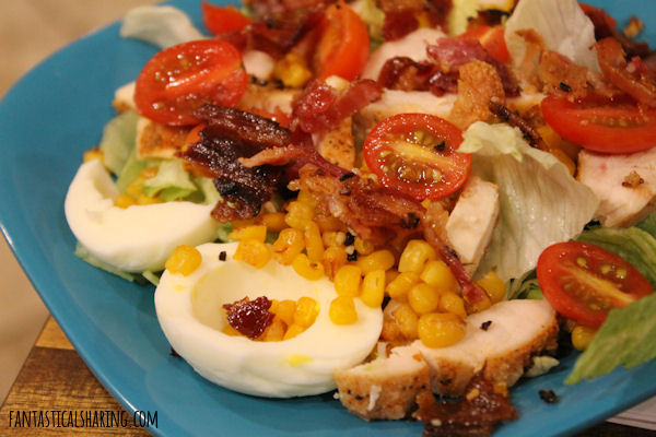 Chrissy's Cobb Salad // This Cobb Salad is the perfect summer salad with the addition of sweet corn! #SundaySupper #recipe #salad #summersalad #dinner #chicken