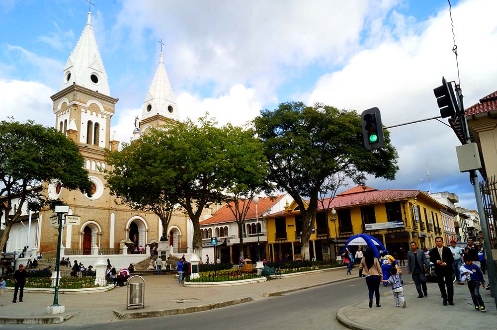 ALL YOU NEED IS ECUADOR IGLESIA DE SANTO DOMINGO EN LOJA/ECUADOR