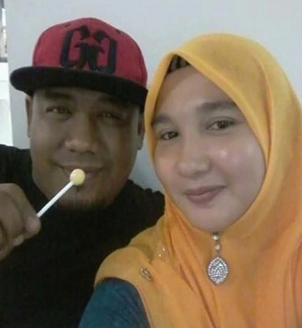 Bagaikan Pelanduk Dua Serupa! Lelaki Seiras Arwah Pak Yus Jambu Ditemui Mengejutkan Netizen (GAMBAR) Bagaikan Pelanduk Dua Serupa! Lelaki Seiras Arwah Pak Yus Jambu Ditemui Mengejutkan Netizen (GAMBAR)